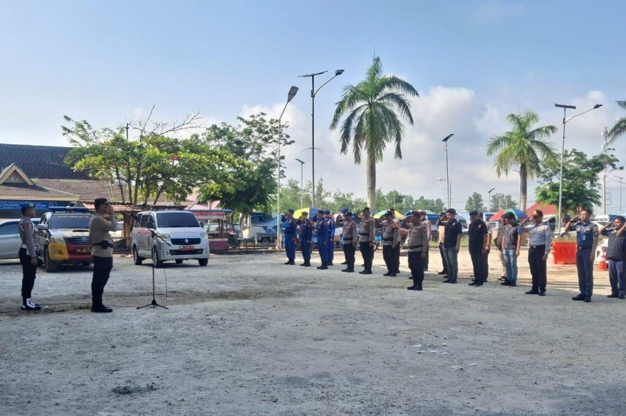 Polres Siak Laksanakan Apel di Pos Pelayanan Pelabuhan Buton dalam Rangka Operasi Ketupat Lancang Kuning