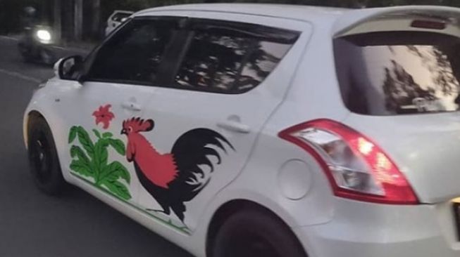 Modifikasi Striping Mobil Ini Bikin Lapar Instan