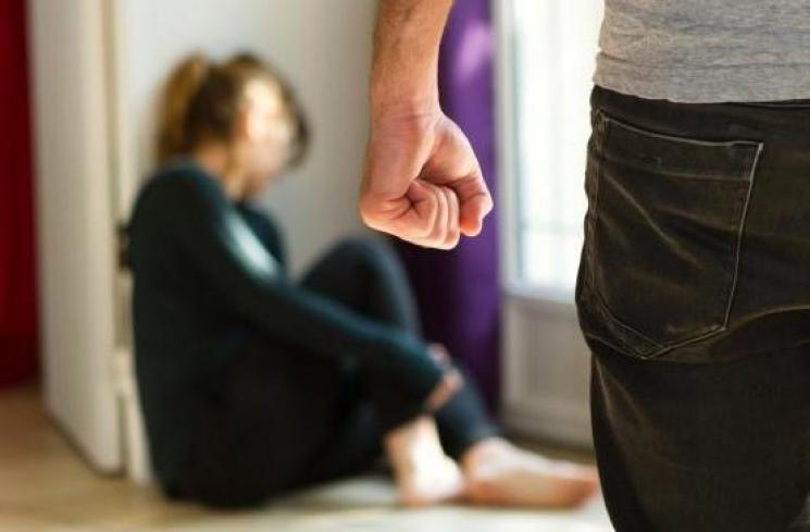 Dituduh Selingkuh, Pria Ini Serang Istrinya Pakai Pisau Dapur