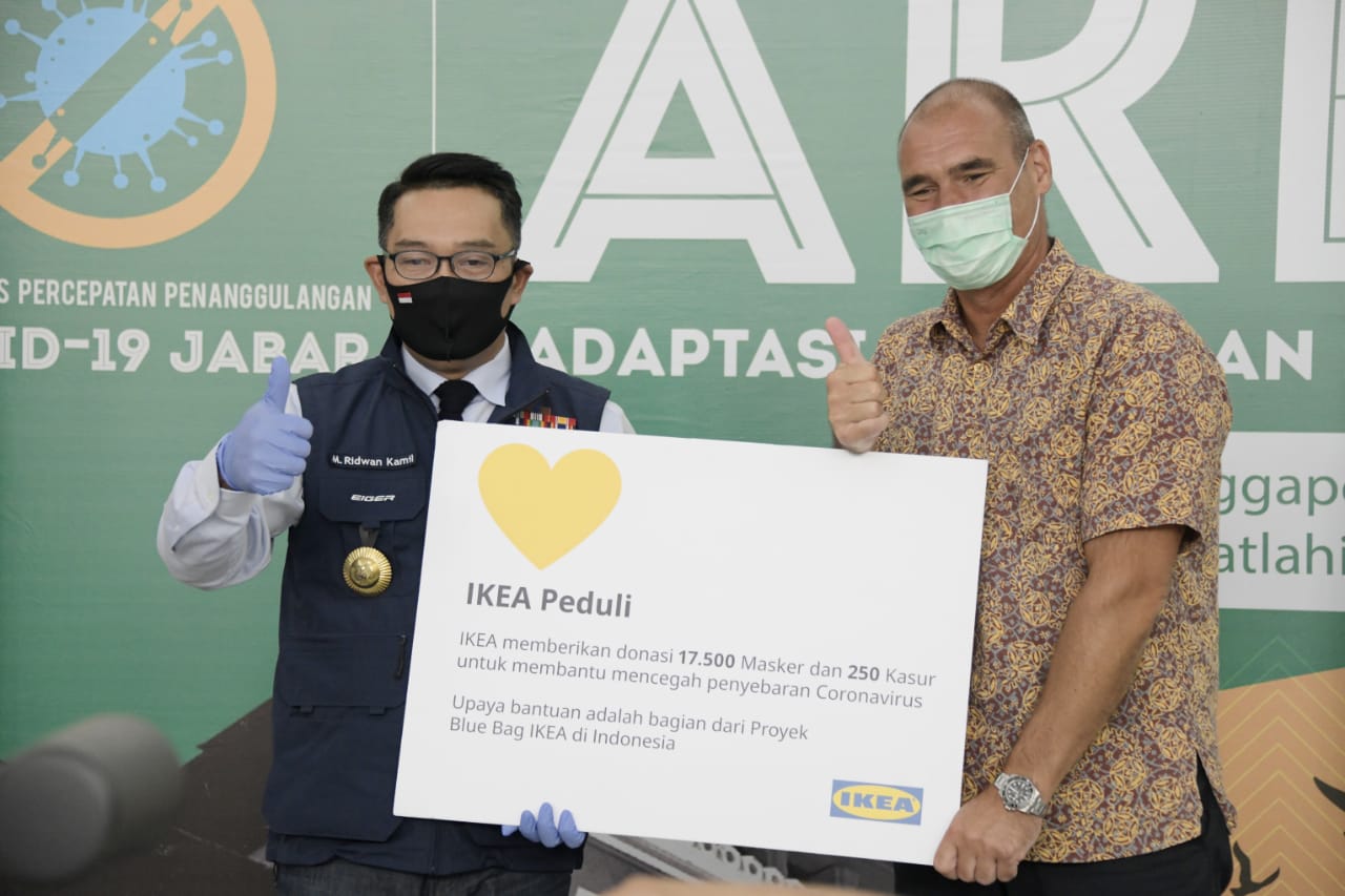 IKEA Donasikan 17.500 Masker Wajah Pakai Ulang dan 250 Matras untuk Memperkuat Ketahanan Covid-19 di Jawa Barat