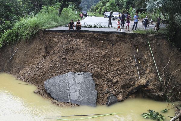 Ini Penyebab Bencana Banjir dan Longsor di Sumbar-Riau
