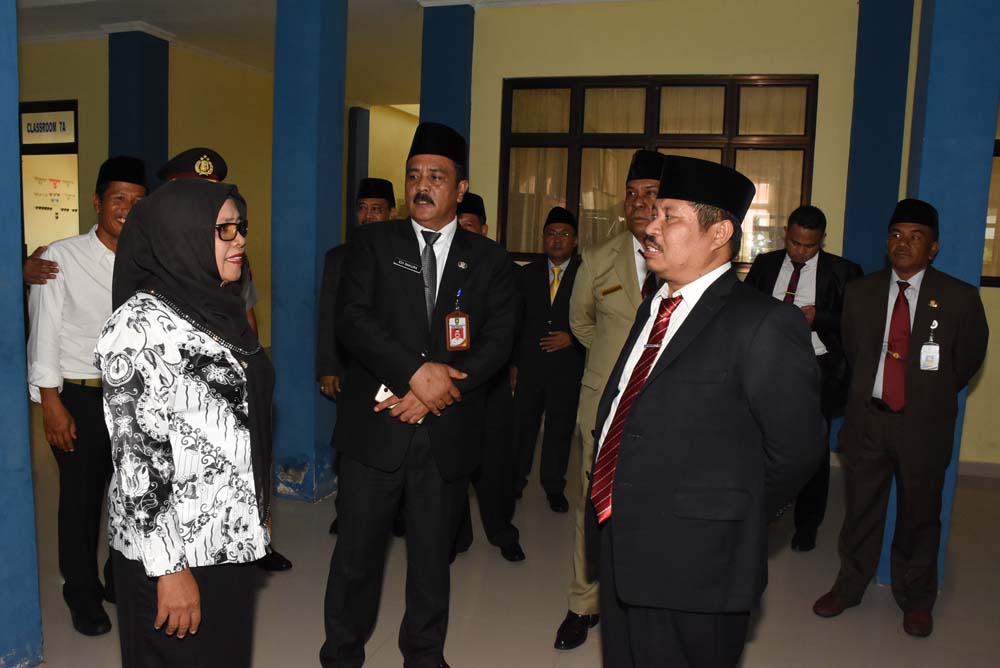 Hari Pertama UN, Bupati Tinjau SMP Negeri 4 Bengkalis