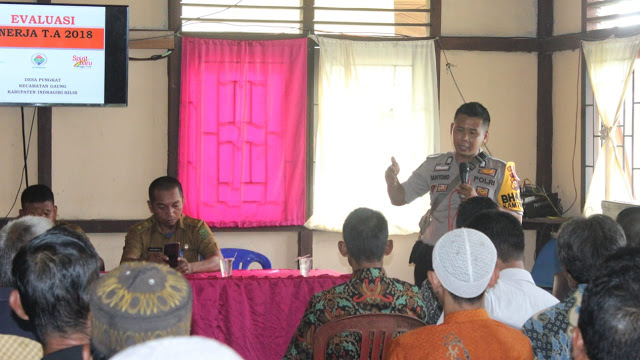 Bhabinkamtibmas Desa Pungkat Sosialisasikan Petingnya Jaga Keamanan Jelang Pemilu