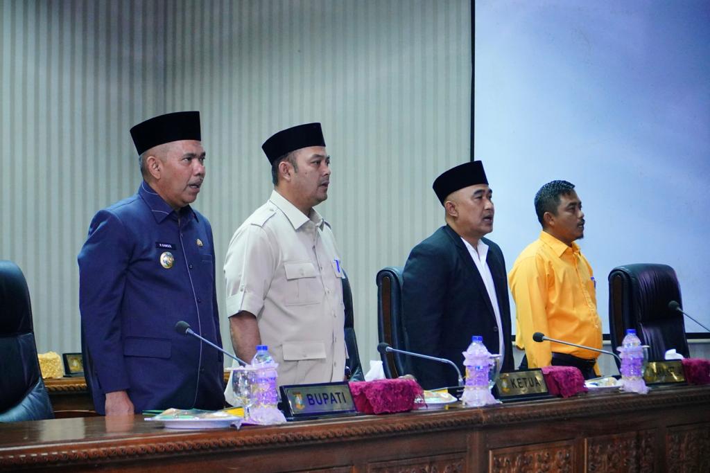 DPRD Kampar Dengarkan Jawaban PJ Bupati Kampar  Terhadap Laporan Banggar APBD 2023 dan Pengesahan Dua Ranperda.
