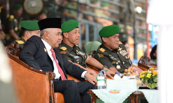 Gubri Hadiri Puncak Peringatan HJK TNI AD ke-72 di Pekanbaru