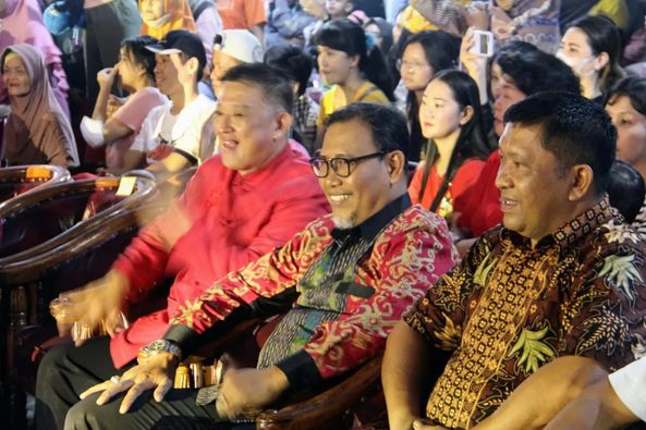 Bupati Inhil Turut Menyaksikan Penampilan Seni Budaya Aceh Dan Tionghoa Di ''Pekan Ragam Budaya Nusantara''