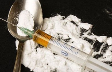 KETERLALUAN! Pesta Narkoba, Oknum Polisi Ini Paksa Dua ABG Nyabu