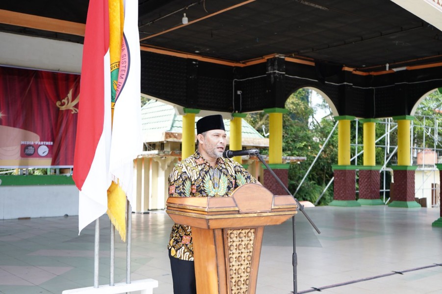 Dorong Generasi Muda Cerdas dan Berkarakter, Staf Ahli Bupati Muamar Ghadafi Hadiri Information System Festival Unisi 2025