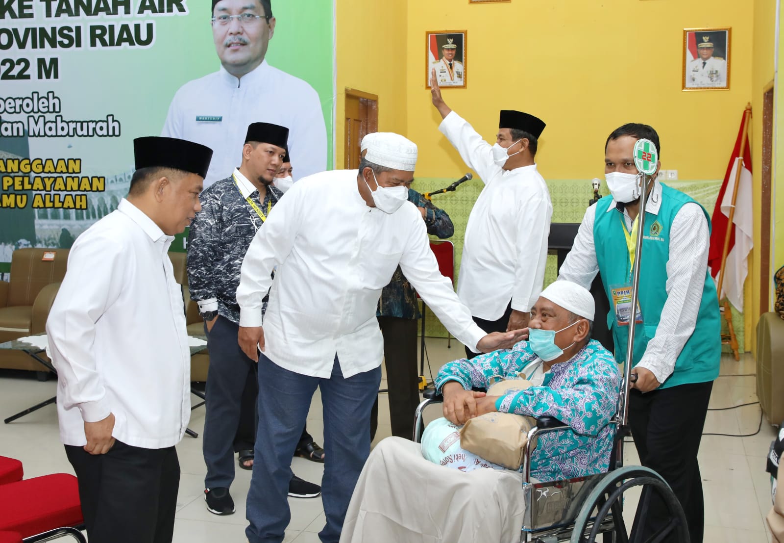 Haru dan Bangga Bupati Alfedri Sambut Kedatangan kepulangan Jemaah Haji asal Kabupaten Siak  