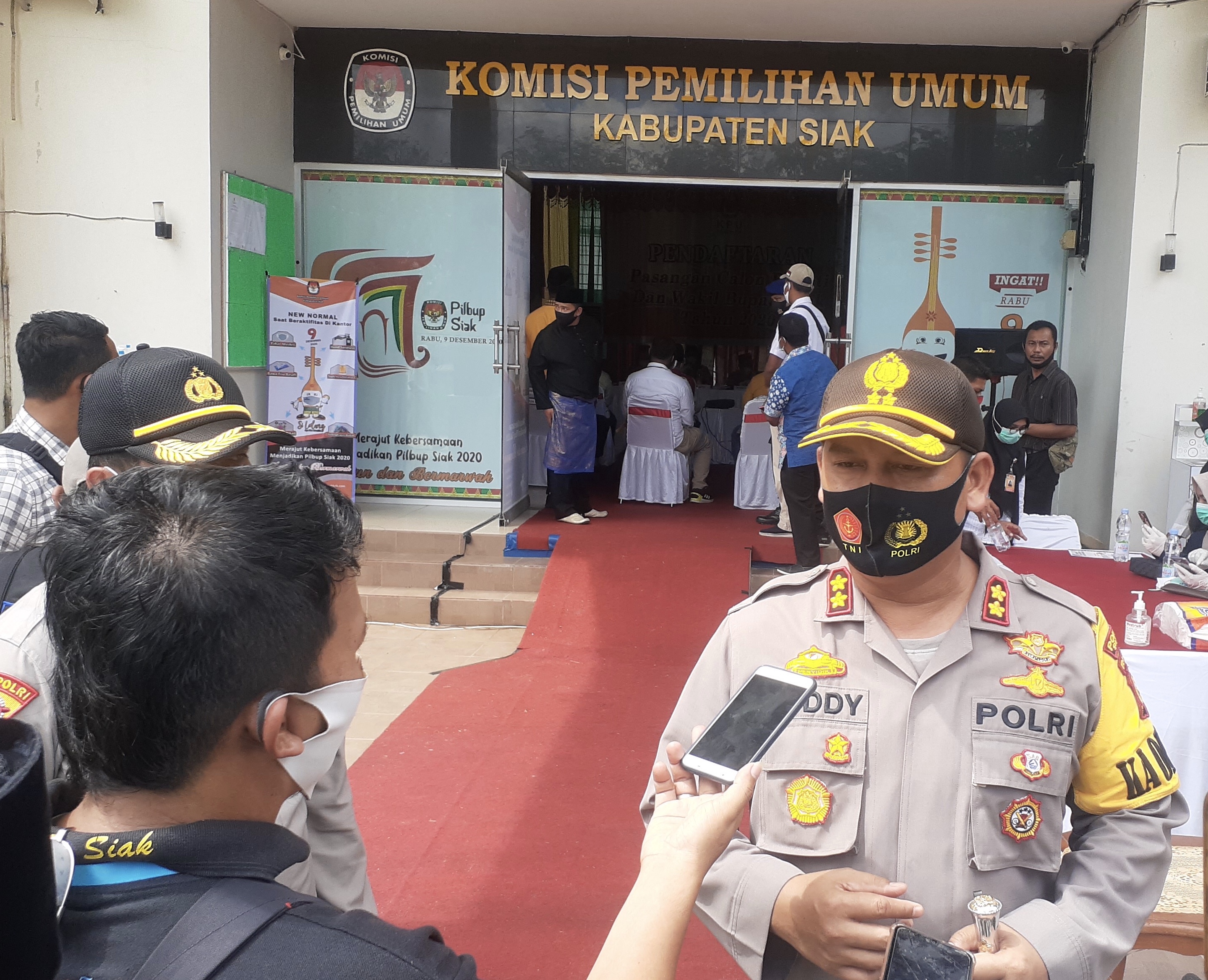Ratusan Polisi Amankan jalanya Pendaftaran Paslon Cabup dan Cawabup di KPU Siak