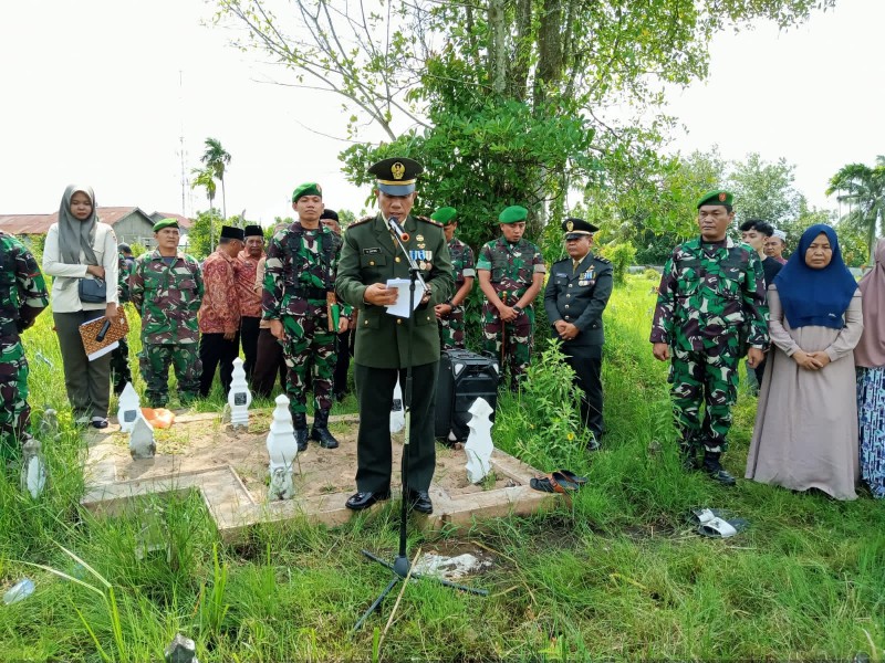 Kodim 0314/Inhil Gelar Upacara Pemakaman Secara Militer terhadap Purnawirawan TNI AD Kopka (Purn) Sutrisno