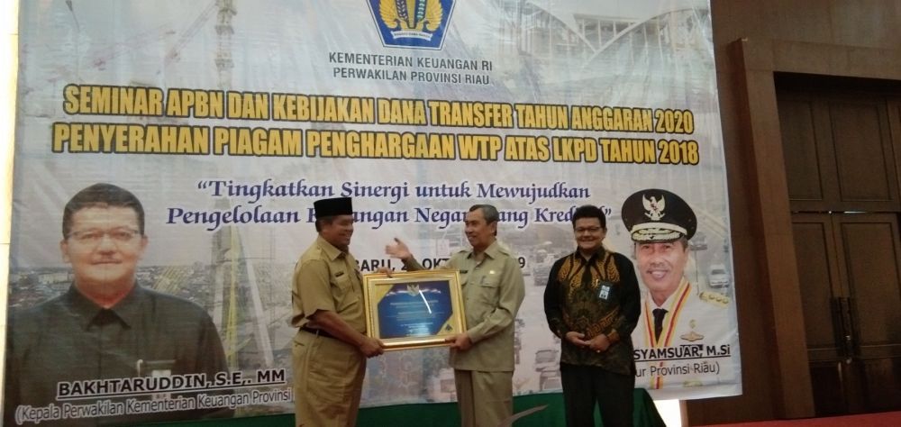 Pemprov Riau Terima Penghargaan WTP 2018