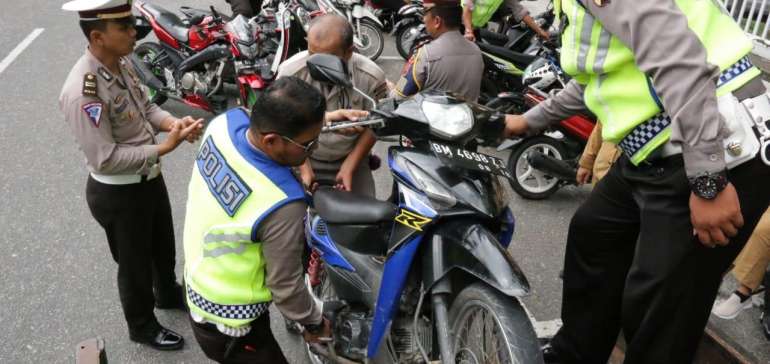 Polisi Tahan 13 Kendaraan Pengemplang Pajak Pekanbaru