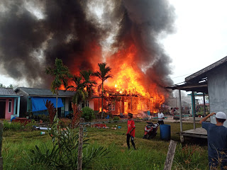 VIDEO: Belasan Rumah di Kecamatan Kateman, Inhil Terbakar