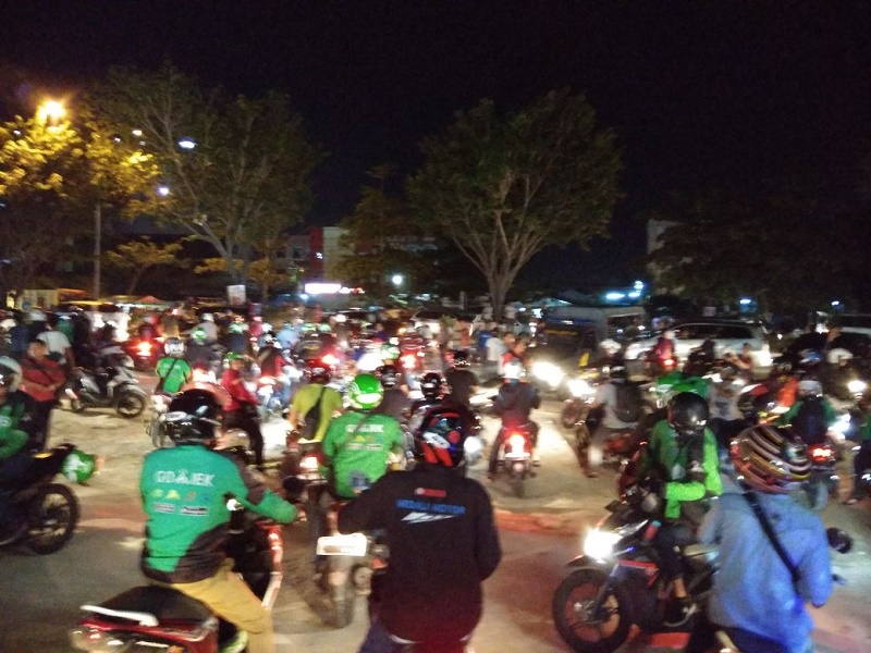 Pengemudi Gojek dan Taksi di Pekanbaru Saling Serang