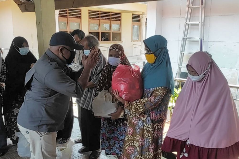 Humas Polda Riau dan WPMR Bagikan 250 Paket Sembako