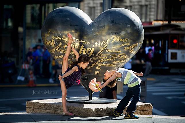 15 Gerakan Para Penari Cilik Ini Terlihat Mustahil
