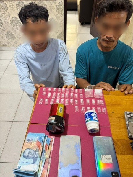 Dua Pria di Siak Diciduk Polisi, Sembunyikan 39 Paket Sabu dalam Kaleng Rokok dan Tabung Permen