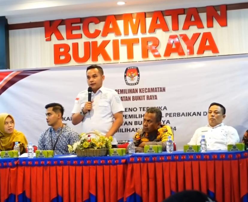 Camat Bukit Raya Hadiri Rapat Pleno Terbuka Rekapitulasi Daftar Pemilih Daftar Perbaikan DPS