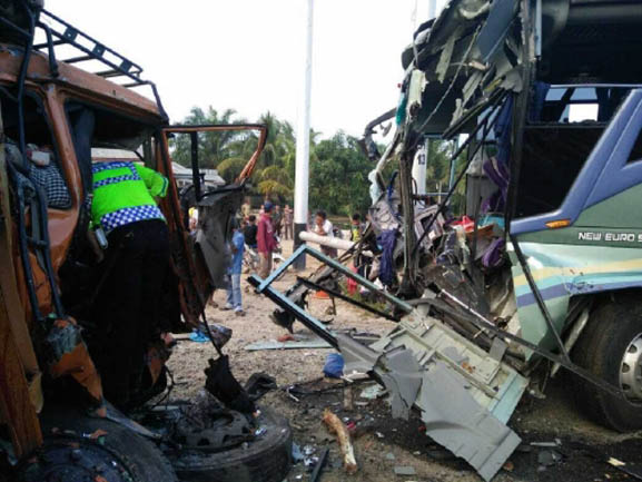 Bus Intra Vs Truk, 4 Korban Tewas dan Belasan Terluka