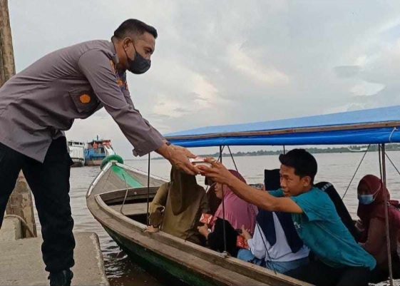 KSKP Tembilahan Sasar Penambang dan Penumpang Pompong Penyeberangan