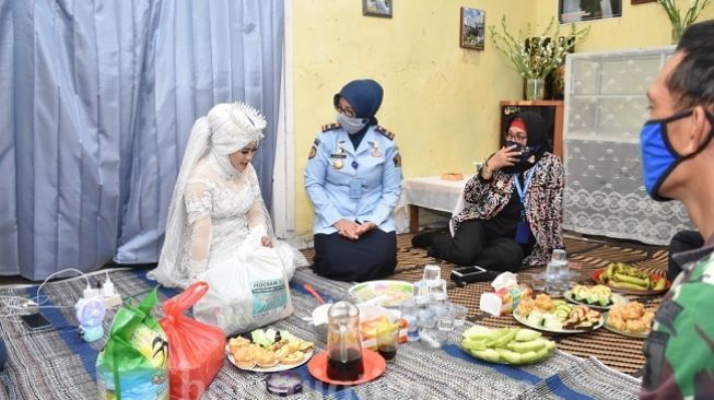 Usai Bebas karena Corona, Eks Napi Wanita Langsung Nikah