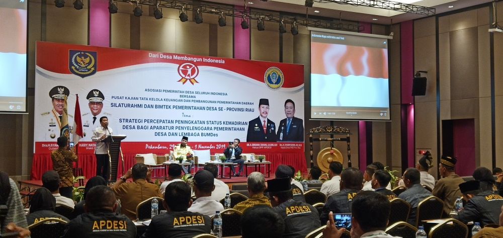 Kadis PMD Riau Buka Bimbingan Teknis Pemerintahan Desa se-Provinsi Riau