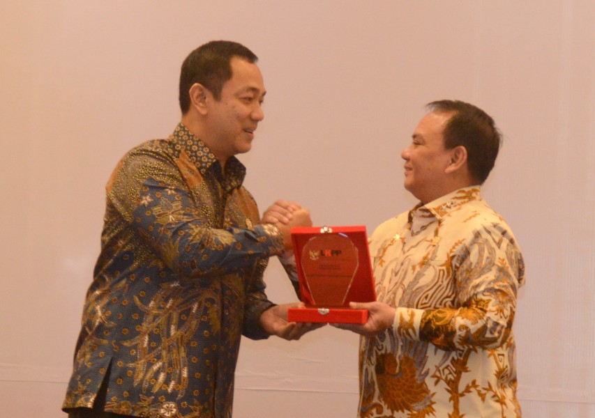 Kemenkumham Terima Penghargaan Terbaik UKPBJ Proaktif di Jakarta