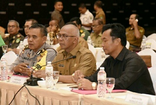 Pj Bupati Inhil Hadiri Rapat Gubernur Bersama Instansi Vertikal dan Forkopimda Riau