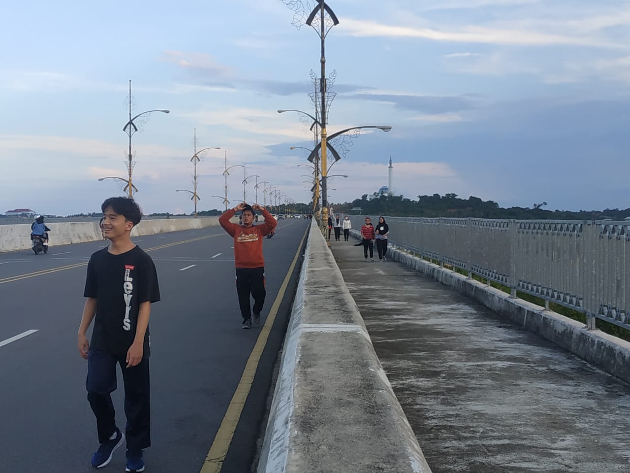 Jembatan Dompak Menjadi Tempat Favorit Jogging Masyarakat Tanjungpinang