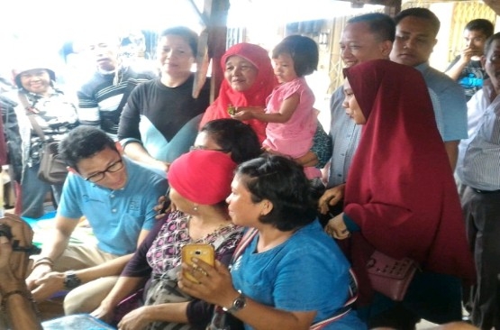 Sandiaga Uno Dengar Curhat Para Pedagang Pasar Cik Puan