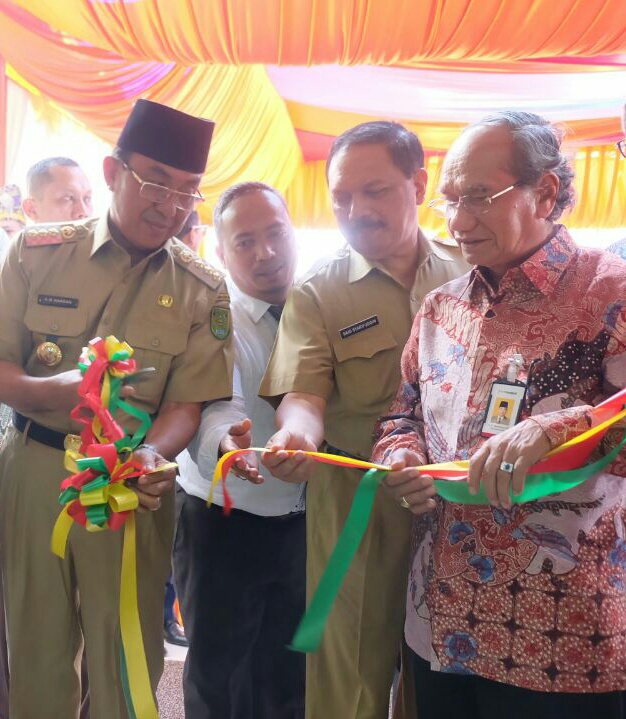 HM Wardan Resmikan Pemakaian Gedung Baru Bank Riau - Kepri Cabang Tembilahan