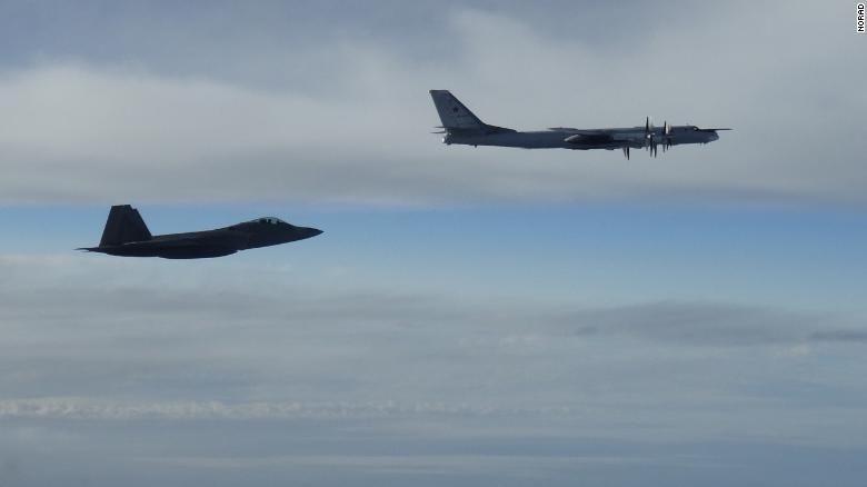 Dua Jet Tempur F-22 AS Cegat Dua Bomber Nuklir Rusia di Dekat Alaska
