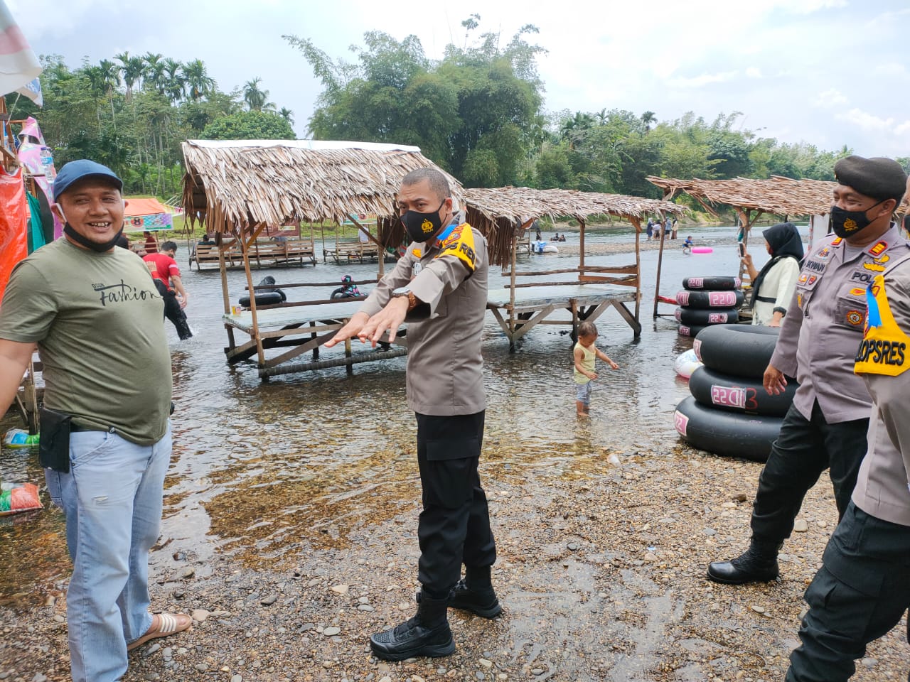 Hari ke-4 Pelaksanaan Libur Bersama, Kapolres Kampar Tinjau Objek Wisata Sungai  Gelombang