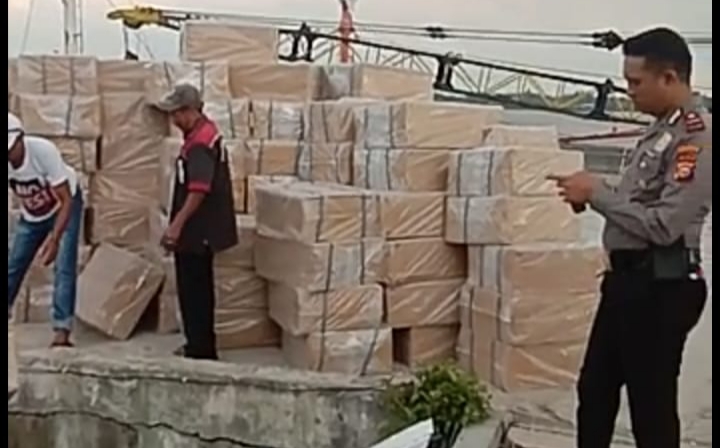 Ratusan Kotak Rokok Ilegal di Inhil Diamankan