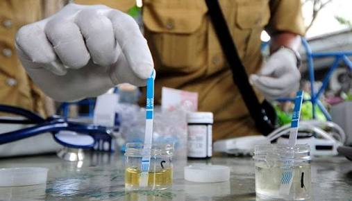 Puluhan Pegawai Sekretariat DPRD Riau Lakukan Tes Urine