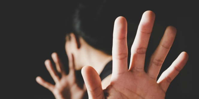 Pilu Banget! Nasib Tragis Gadis Cantik Pinjam Uang Renternir untuk Makamkan Ayah