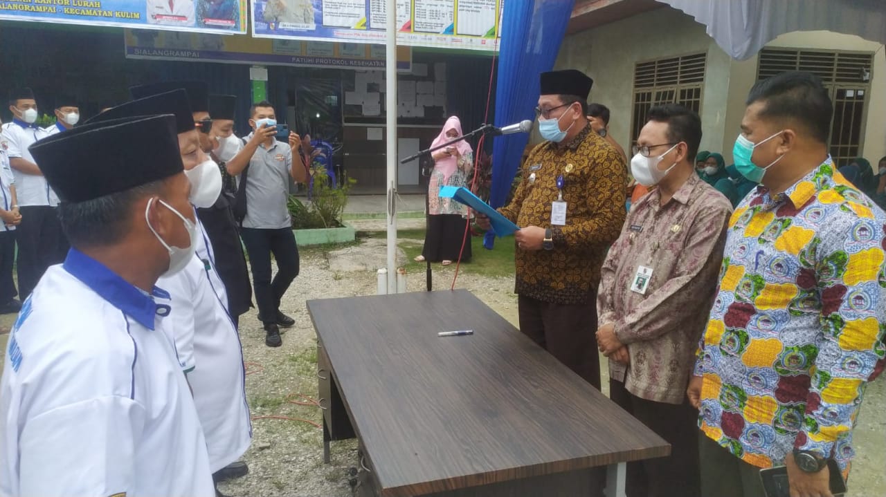 Camat Kulim Minta RT-RW Tingkatkan Dedikasi Layani Masyarakat