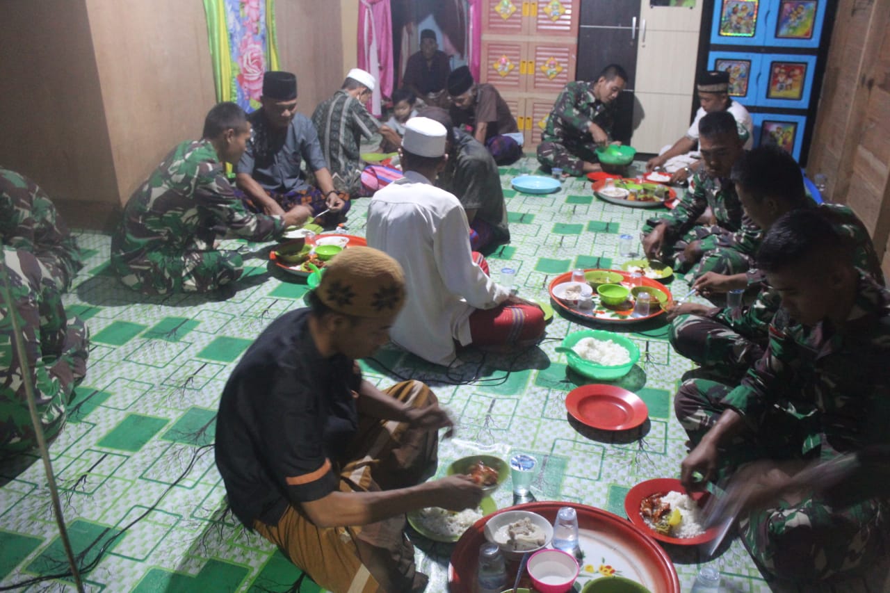 Satgas TMMD Kodim 0314/Inhil Berbaur dengan Masyarakat