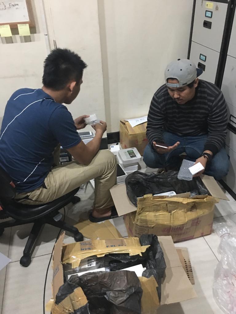 Polres Inhil Amankan Ratusan Handphone Bekas