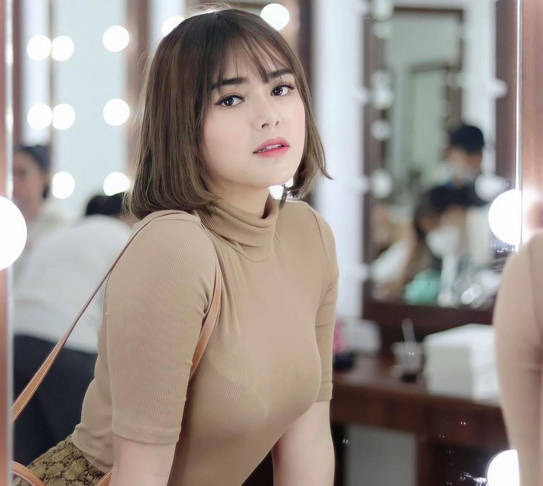 Gaya Amanda Manopo Tampil Seksi Bikin Netizen Terpesona