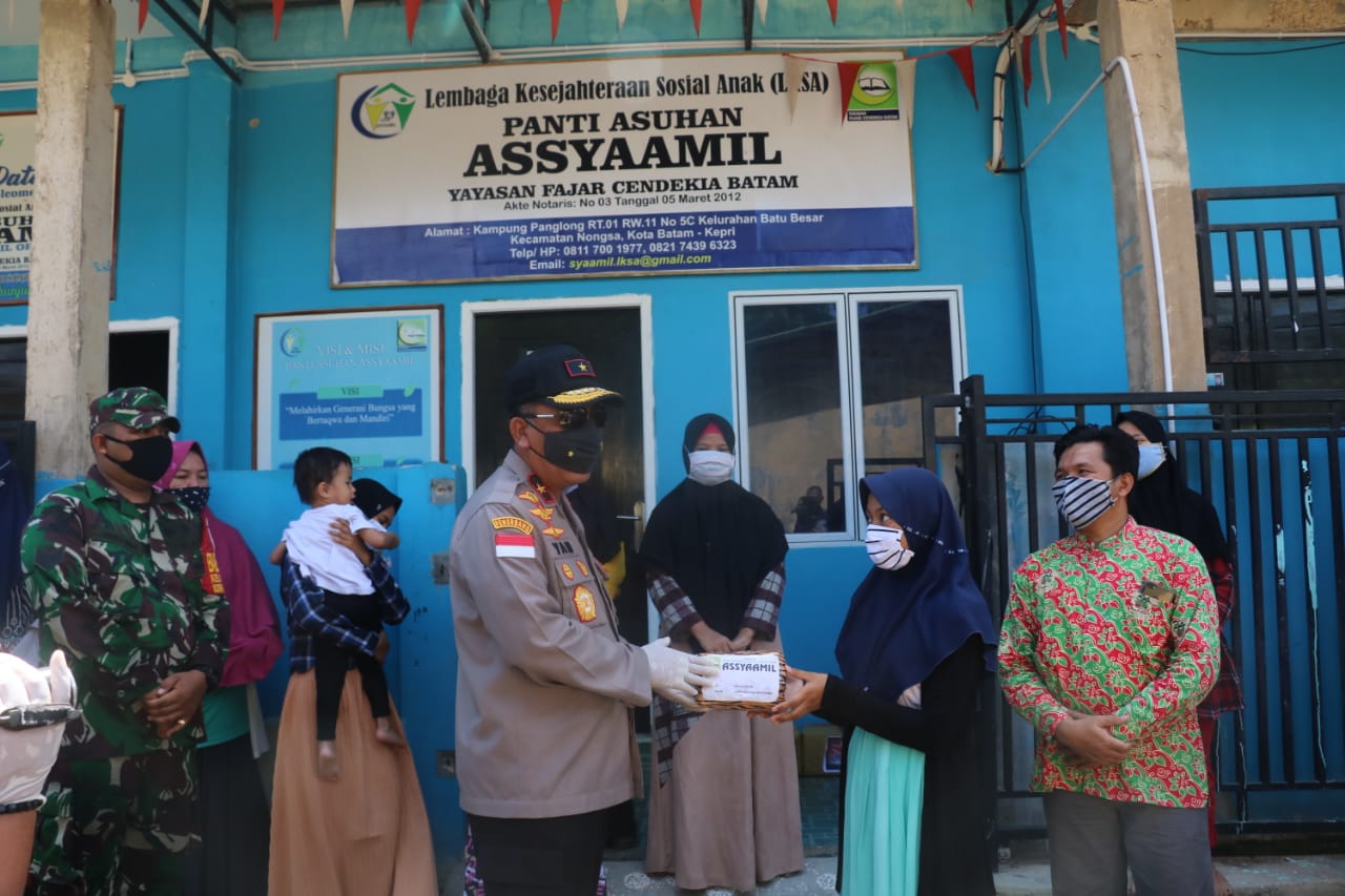 Gerakan Bhakti Sosial Polri Peduli COVID-19