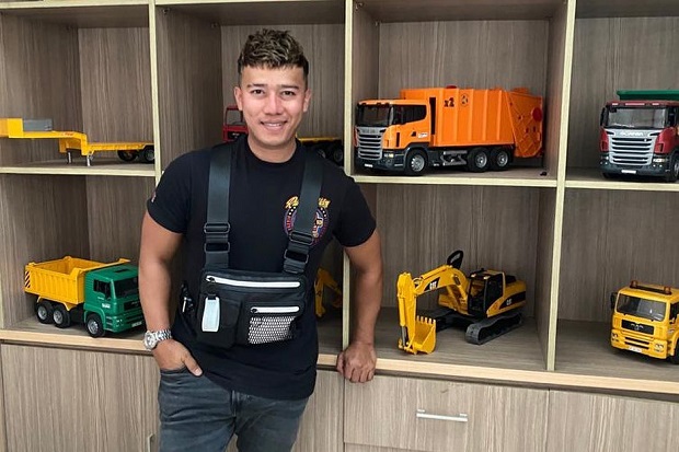 Jualan Es Kelapa Demi Bertahan Hidup, Ruri Repvblik : Yang Penting Halal