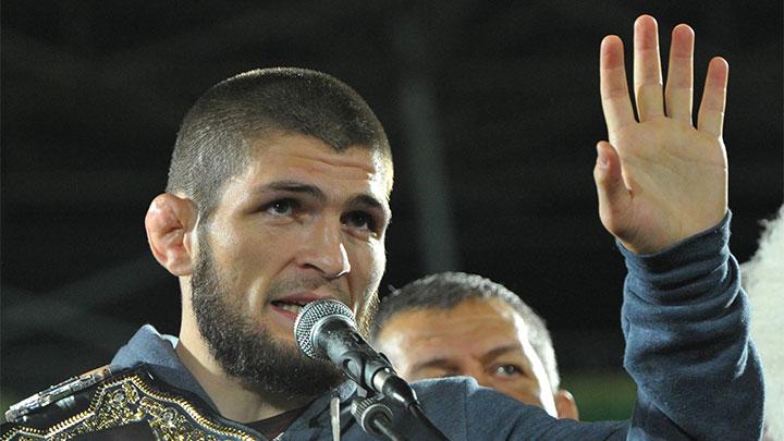 Bela Rekan Setim, Khabib Nurmagomedov Ancam Mundur dari UFC