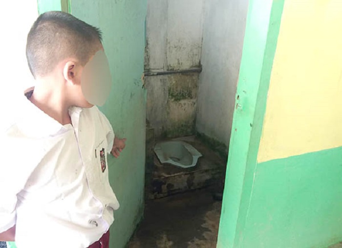 Ini Penampakan WC yang Harus Dijilat Siswa SD karena Tak Buat Tugas