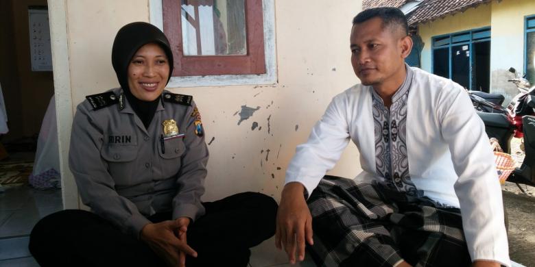Suami Istri Polisi Batalkan Umrah lalu Dirikan Mushala dan Mengajar