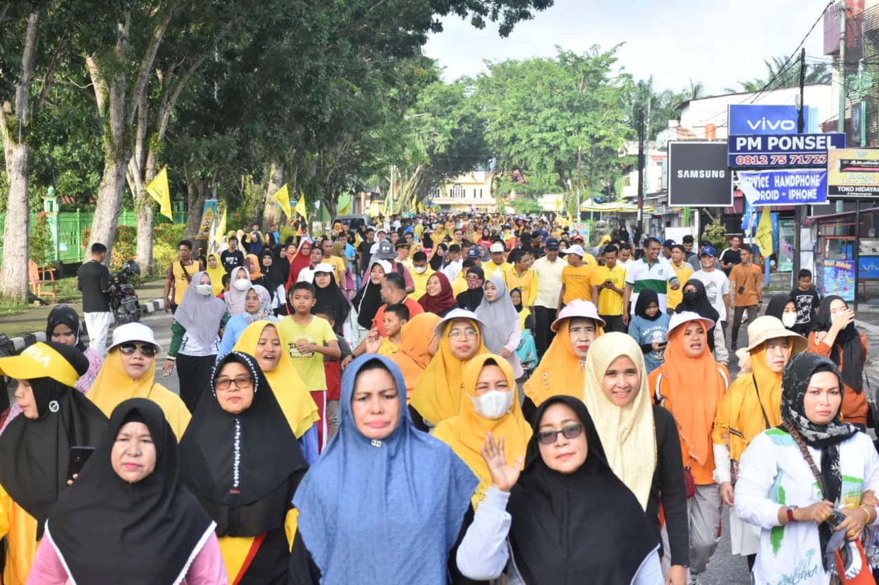 Warga Kabupaten Kampar Antusias Ikuti Jalan Sehat HUT Golkar ke-58