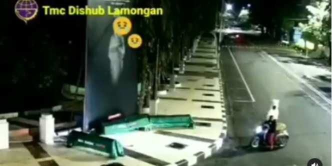 Patung Pocong Buat Ingatkan Warga Bahaya Covid-19 Dicuri, Netizen: Mau Dikuburkan Secara Layak Kali