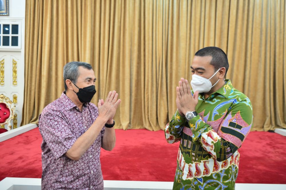 Terima Bantuan Oksigen Liquid dari Riau, Wagub Sumbar Apresiasi Pemprov Riau