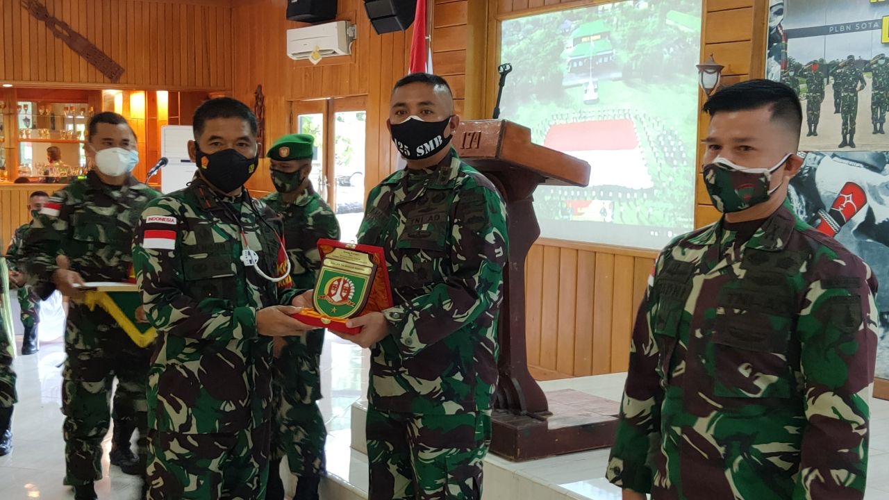 Acara Serah Terima Kodal Operasi Satgas Pamtas RI-PNG Yonif 125/Simbisa Dengan Yonif 611/Awang Long
